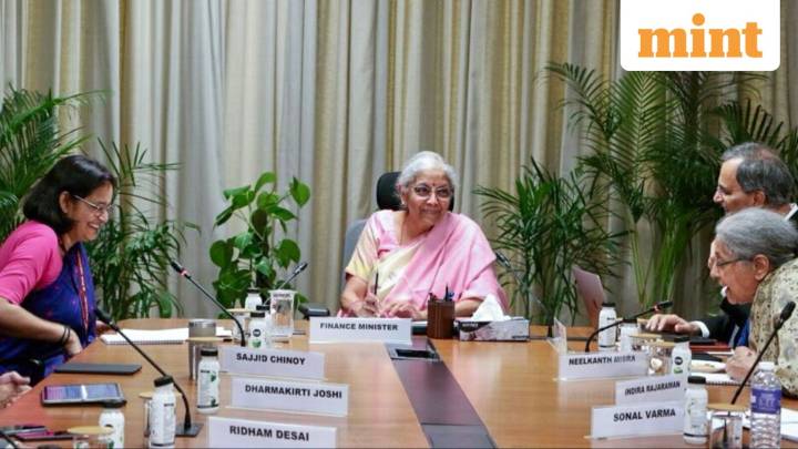 Sitharaman begins pre-budget consultations with leading economists