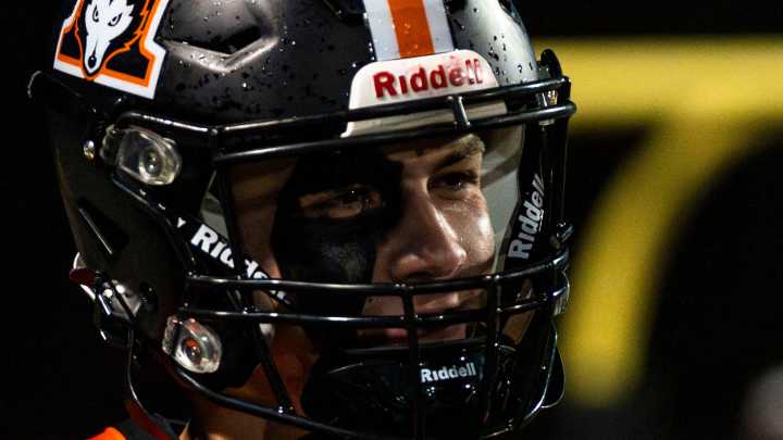 Harlem soars into second round of football playoffs with 62