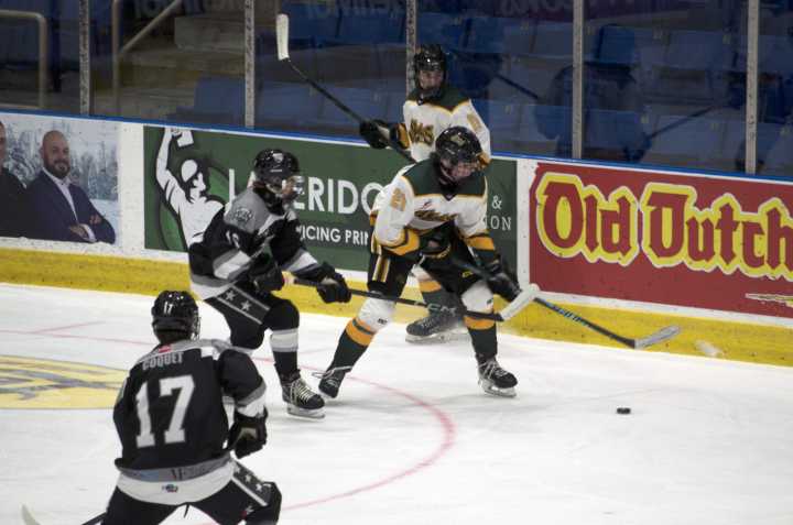 ‘It was nuts’: Mintos score 4 times in final 15 minutes for comeback win over Battlefords