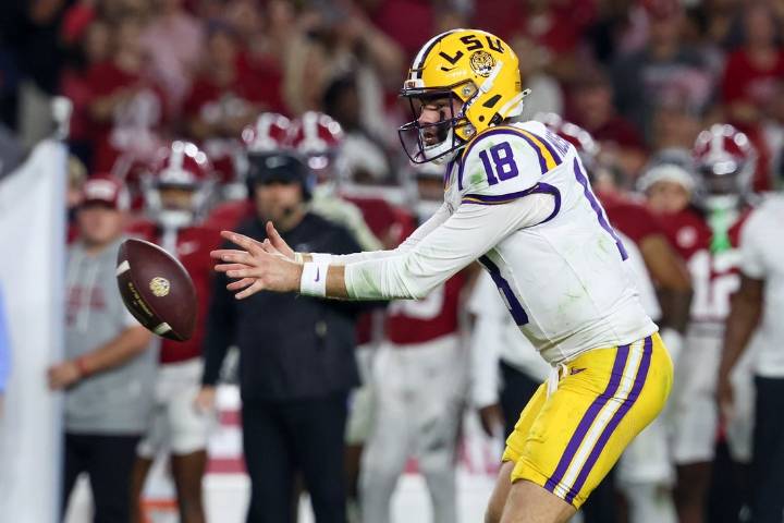 Deadspin | LSU plans to stick with two-QB system vs. Arkansas