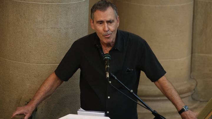 Cristián Campos habría incomodado a familia de Héctor Noguera por discurso en velorio