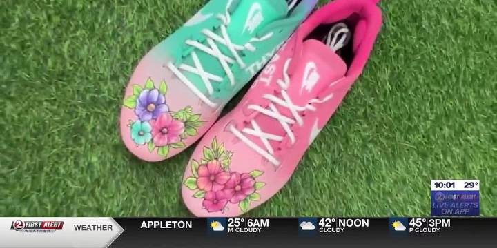 Shiocton artist designs over 40 pairs of NFL player’s cleats for league
