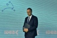 Adorni a toda maquina: con la hoja de recortes en mano, el nuevo jefe de Gabinete se reunió con los ministros