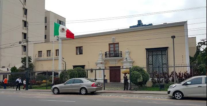 Perú descarta irrumpir en embajada de México por asilo a Betssy Chávez