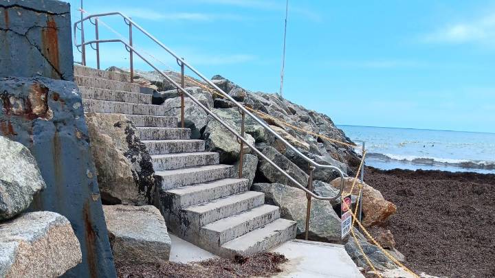 Cottesloe Beach: Works underway to give groyne access path a much