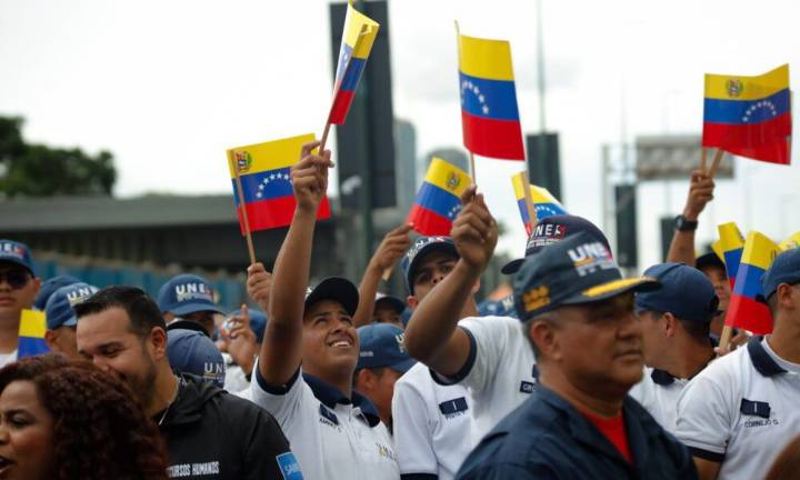 Con marcha patriota caraqueños conmemoran fecha histórica