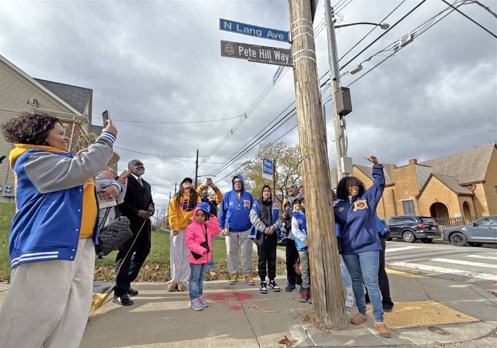 Pete Hill honored with street renaming in Homewood, the late baseball great's onetime neighborhood