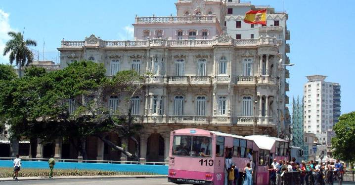 Aluvión de críticas en redes al nuevo sistema de citas del Consulado de España en La Habana