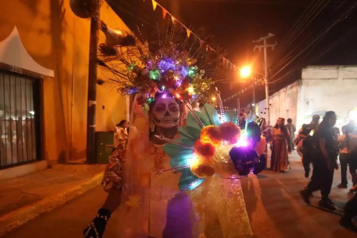 Las ánimas toman las calles de Mérida durante el Paseo de las Ánimas 2025