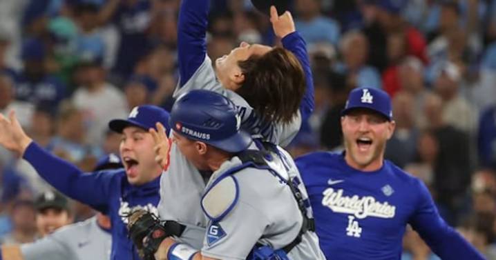 ¡Juegazo! Dodgers remontan para gana su segunda Serie Mundial consecutiva