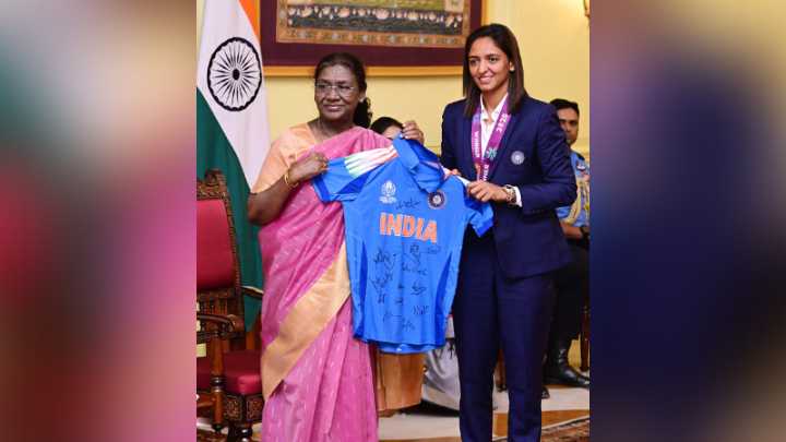 Women’s World Cup-winning Indian team calls on President Murmu
