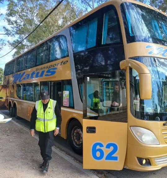 Centenario: hicieron alcoholemias a los choferes de viajes escolares