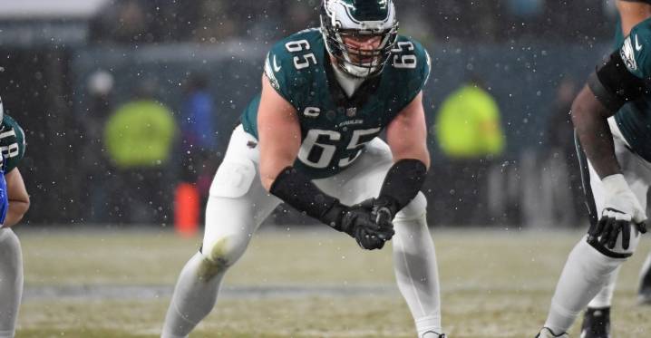 Lane Johnson injury: Eagles right tackle limps off field [UPDATE]