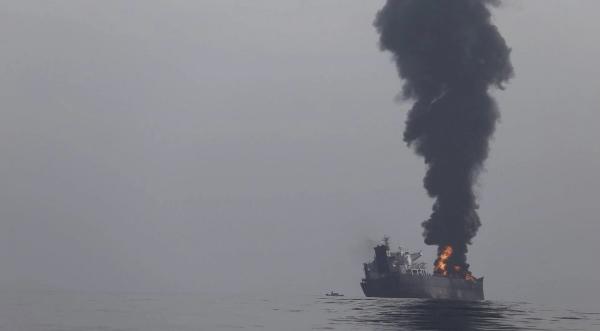 Se incendia buque en puerto de Coatzacoalcos, Veracruz