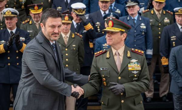 “Provocación y retroceso”: duras críticas a la designación del militar Presti en Defensa