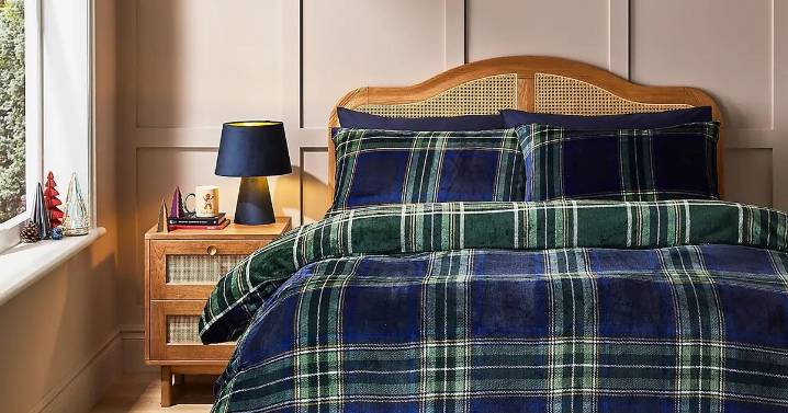 'Luxurious' Dunelm bedding set is so warm 'you won't need an electric blanket or hot water bottle'