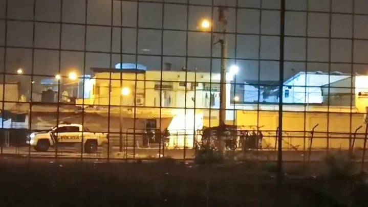 Cuatro muertos y 43 heridos tras tiroteo en cárcel de Ecuador