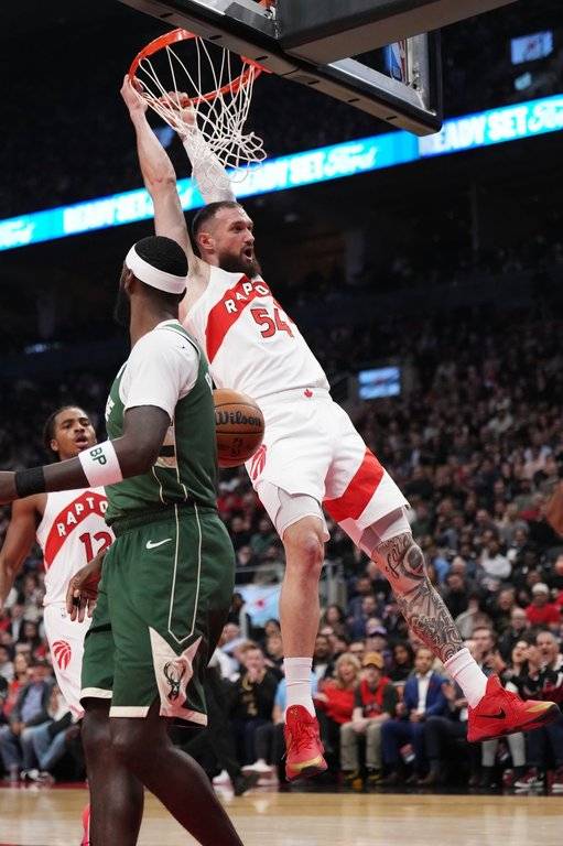 Sandro Mamukelashvili settles in with Raptors, scores 15 points to win over Bucks
