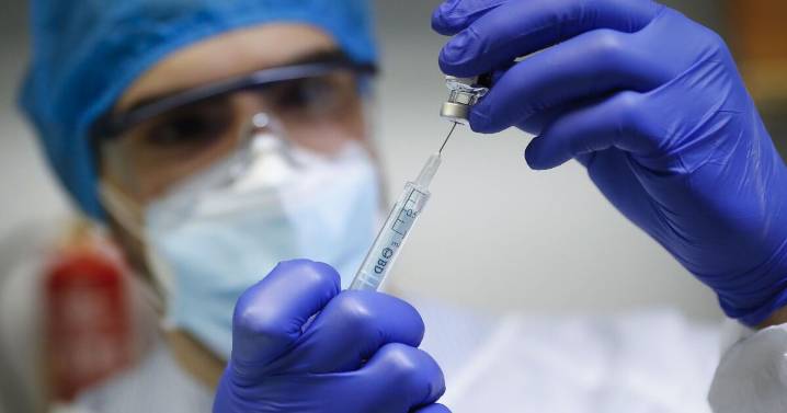 Spain in new mask rule as Covid and flu sparks crisis in hospitals