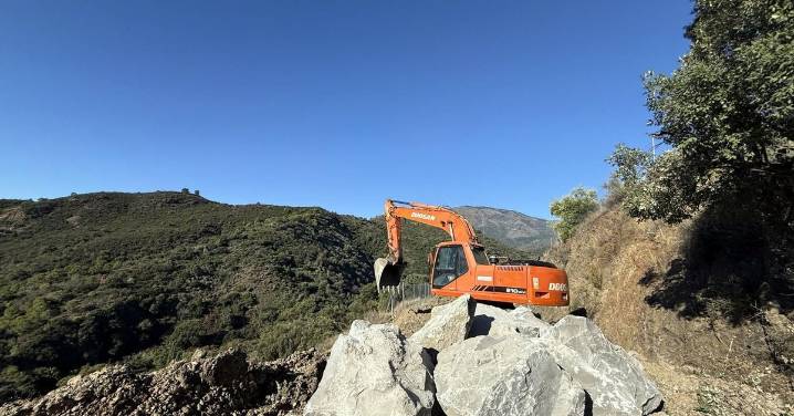 Estepona inicia obras para mejorar la seguridad en los caminos rurales de Loma de Atanasio y Huerta del Padrón