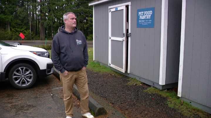 Kitsap Humane Society seeing high demand at Pet Food Pantry amid government shutdown