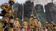 Hong Kong eleva a 146 la cifra de muertos en el incendio del complejo residencial