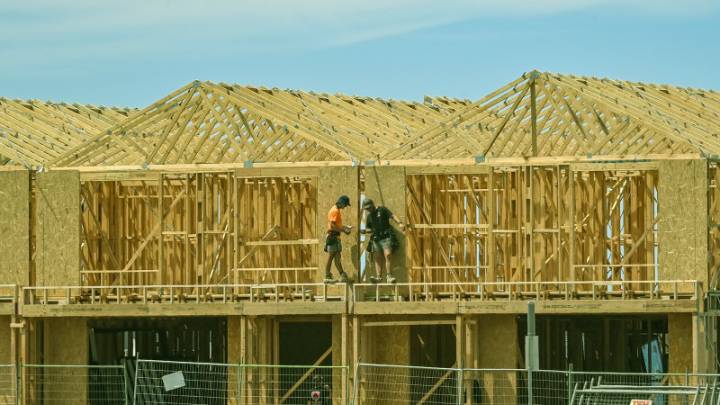 Grattan Institute: Report says three-storey apartments and townhouses would deliver 67,000 extra homes a year