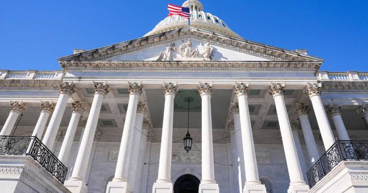 Senate takes first step toward ending the government shutdown