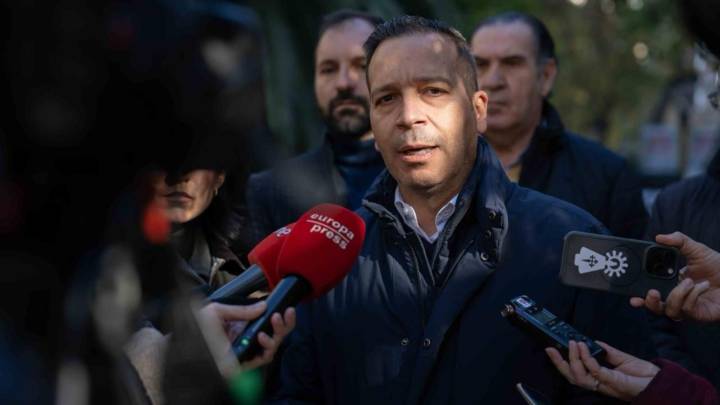 VOX acusa a PP y PSOE de “caminar de la mano” tras aprobar la Zona de Bajas Emisiones en Cáceres