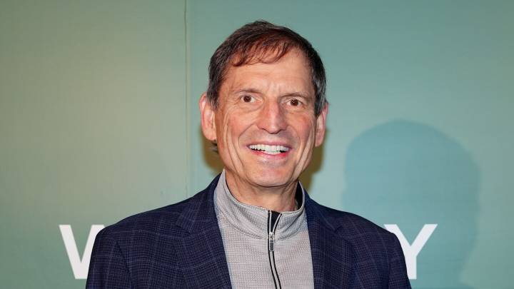 While he awaits liver transplant, Bernie Kosar is dealing with internal bleeding