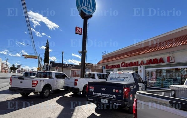 Asaltan farmacia con arma blanca