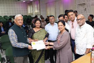 Indore News: International Institute Of Professional Studies' Alumni Sponsor Gold Medals To Honour Talent