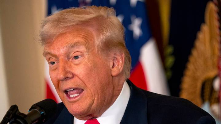 Trump says he will ask DOJ to investigate Democrats, business leaders with ties to Epstein