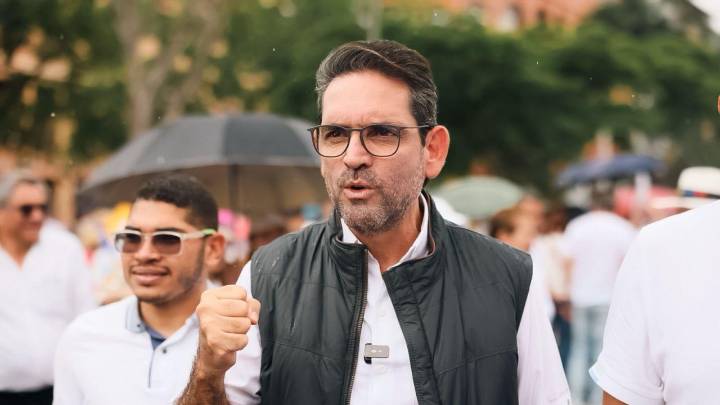 Juan Guillermo Zuluaga «juan sin miedo» declina su aspiración presidencial en Pro de la Unidad