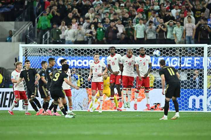 Raúl Jiménez gana el premio al Gol del Año de Concacaf