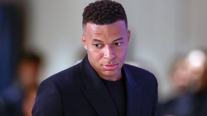 Mabppé recordó con sentido mensaje a las víctimas de los atentados de París en 2015: “no estamos desconectados de eso”