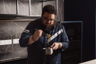 Juan Viu, el barbateño que cocina sueños, celebra estrella Michelin en su restaurante Mare