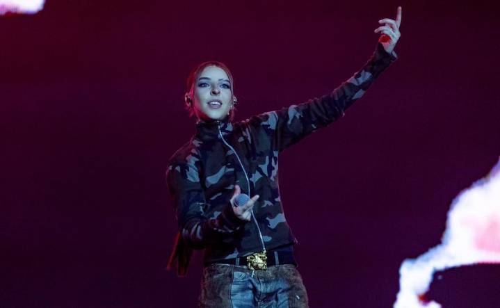 Young Miko agradece a México por su apoyo en el Flow Fest 2025; interpretó canciones de su nuevo álbum