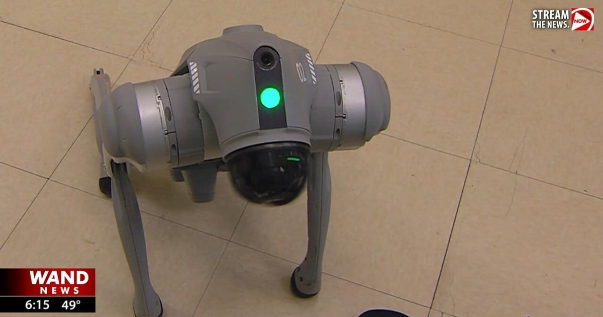 STEM Minute | EIU's robot dog helps students learn