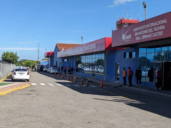Evalúan activar cuatro nuevas frecuencias en aeropuerto de frontera