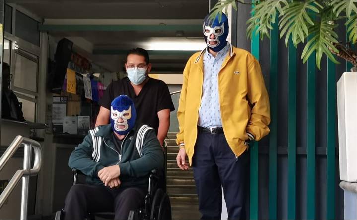 Blue Demon Jr. recibe el alta médica tras accidente automovilístico: "Me siento bien"