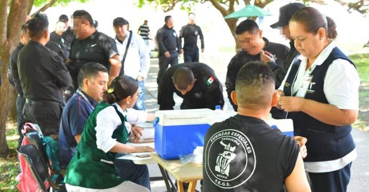 Vacunan a personal de seguridad pública de Tamaulipas