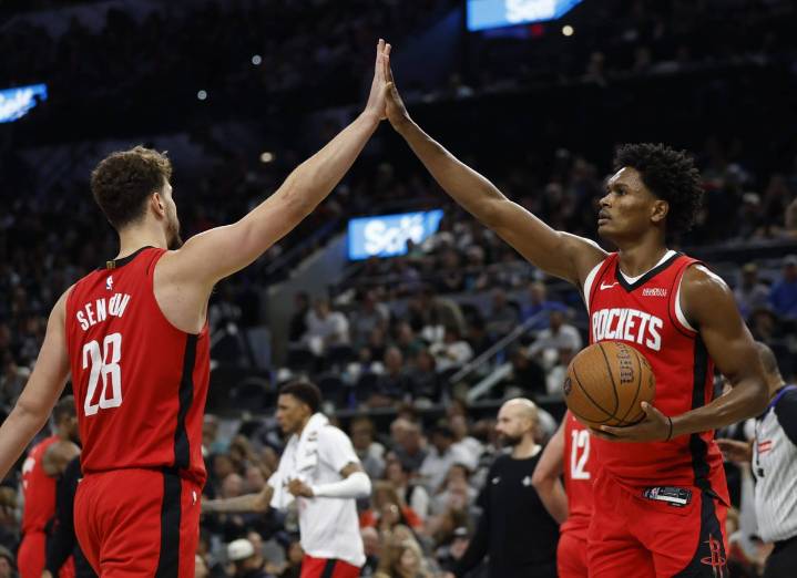 The Bounce: The Rockets and Pistons are firing on all cylinders