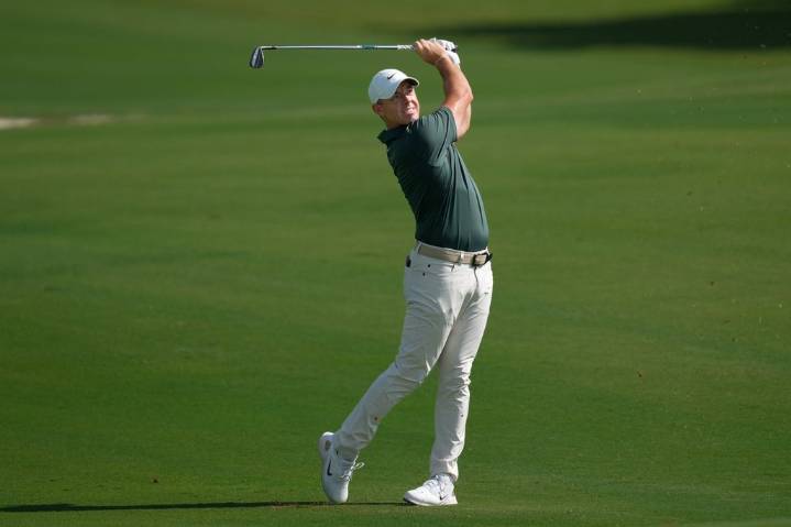 McIlroy outplays Penge at World Tour Championship as Kim leads after first round