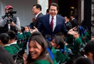 Gobierno entrega millones de lentes gratuitos tras descubrir que casi la mitad de los niños no ve bien