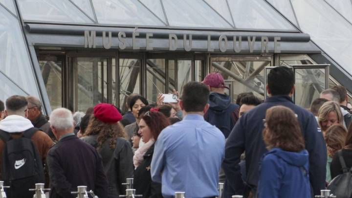 Aumenta 45% la tarifa del Louvre para los visitantes no europeos: deberán pagar 32 euros