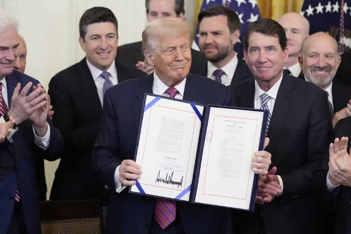 Efforts to mint Canadian stablecoins push on as calls for rule changes grow