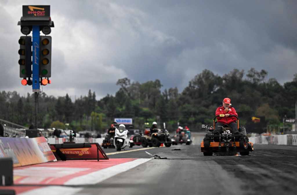 Rain washes out final day of In-N-Out Burger NHRA Finals