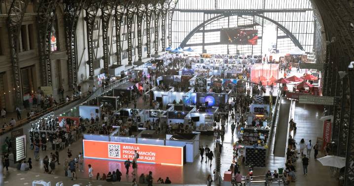 Feria Pulsar celebrará sus 15 años con más de 30 artistas: Javiera Mena, Ana Tijoux, Joe Vasconcellos y De Saloon lideran el cartel