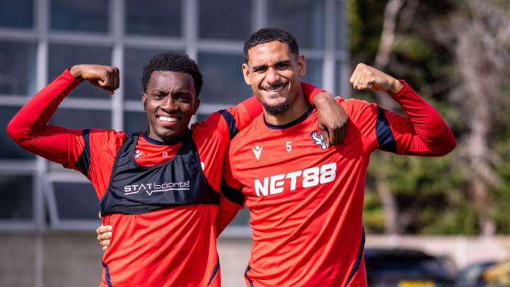 Prêt à Voyager: Max’s French lessons with Eddie 